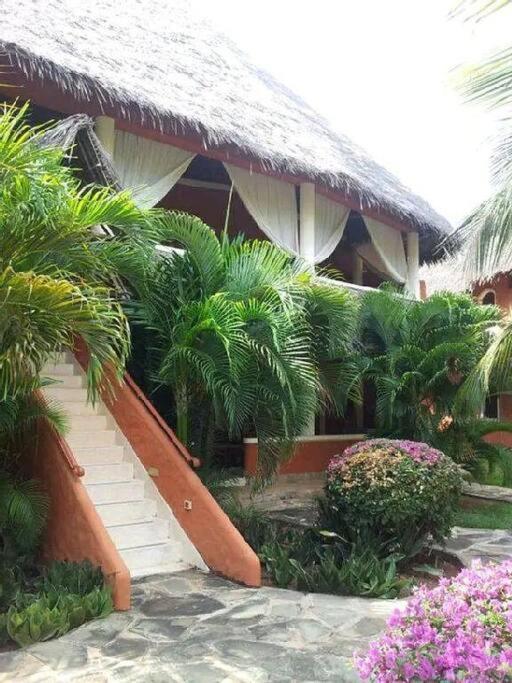 Tembo Beach Cottage Malindi Exterior photo