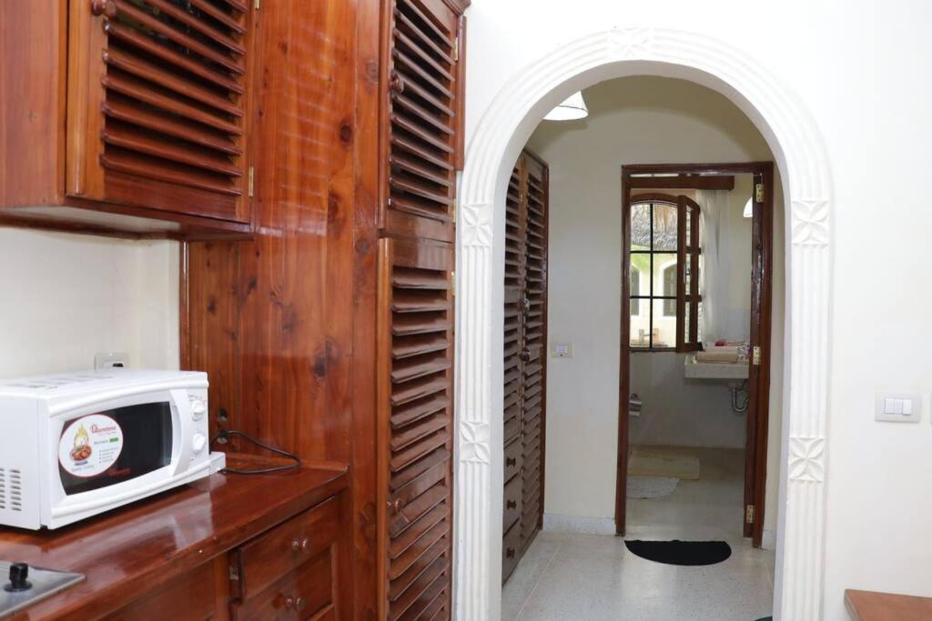 Tembo Beach Cottage Malindi Exterior photo